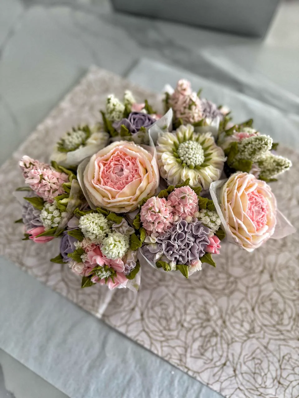 HARMONY - Cupcake Bouquet of 10