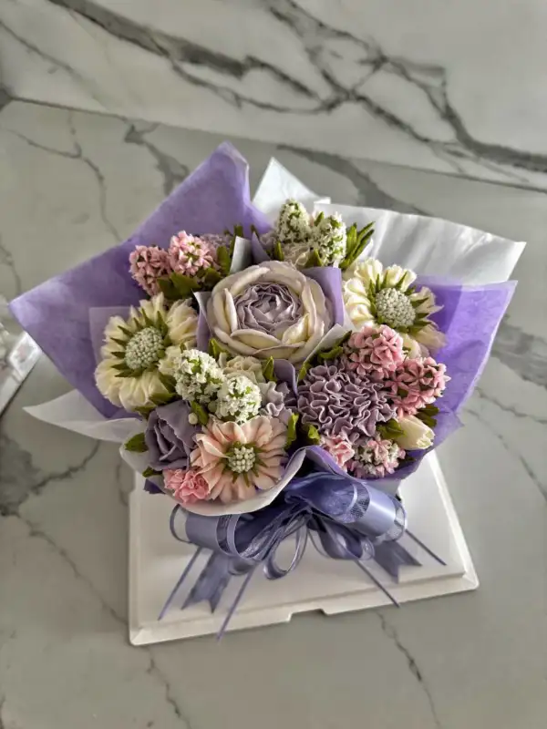 LILAC - Cupcake Bouquet of 7