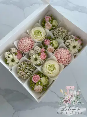 Garden Pastel - Box of 12 Floral Cupcakes