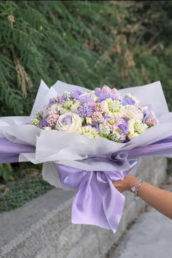 ENCHANTED - Mega Cupcake Bouquet of 30